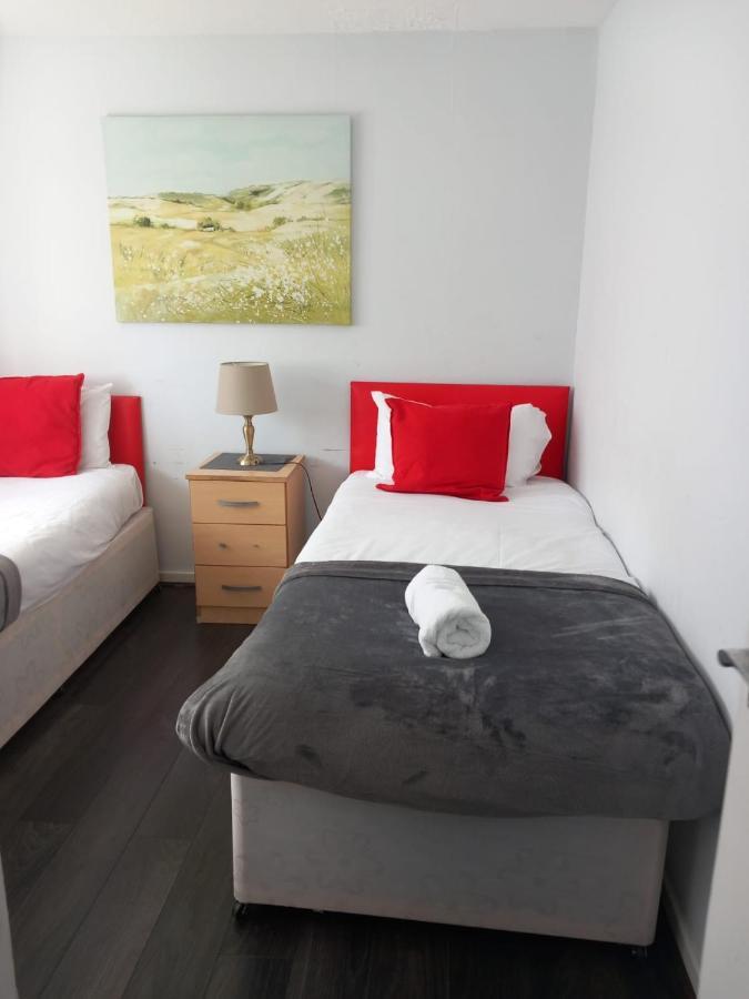 Penllech House - Huku Kwetu Notts - 3 Bedroom Spacious Lovely And Cosy With A Free Parking- Affordable And Suitable To Group Business Travellers Ноттингем Экстерьер фото