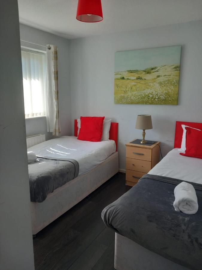 Penllech House - Huku Kwetu Notts - 3 Bedroom Spacious Lovely And Cosy With A Free Parking- Affordable And Suitable To Group Business Travellers Ноттингем Экстерьер фото