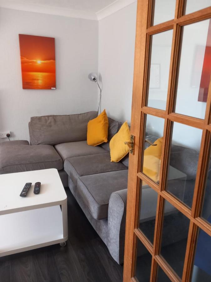 Penllech House - Huku Kwetu Notts - 3 Bedroom Spacious Lovely And Cosy With A Free Parking- Affordable And Suitable To Group Business Travellers Ноттингем Экстерьер фото