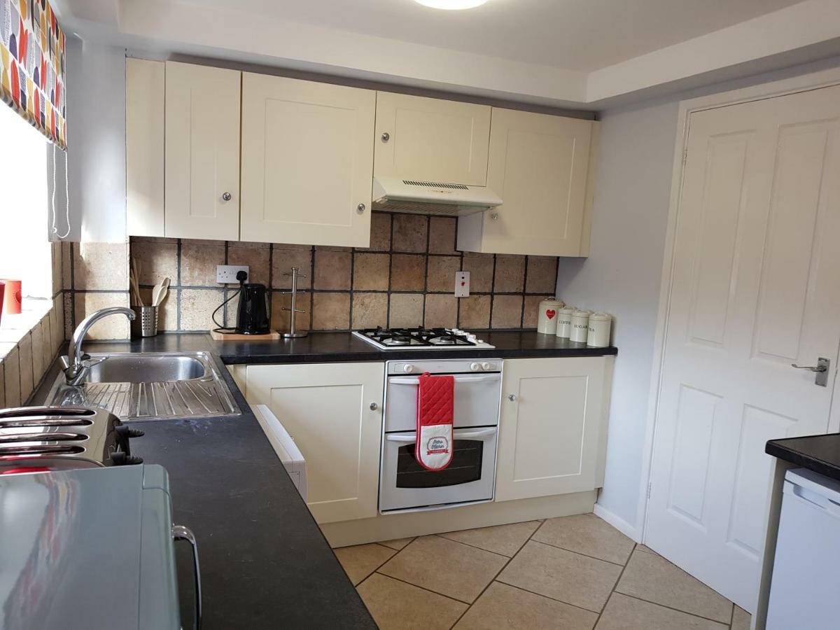 Penllech House - Huku Kwetu Notts - 3 Bedroom Spacious Lovely And Cosy With A Free Parking- Affordable And Suitable To Group Business Travellers Ноттингем Экстерьер фото