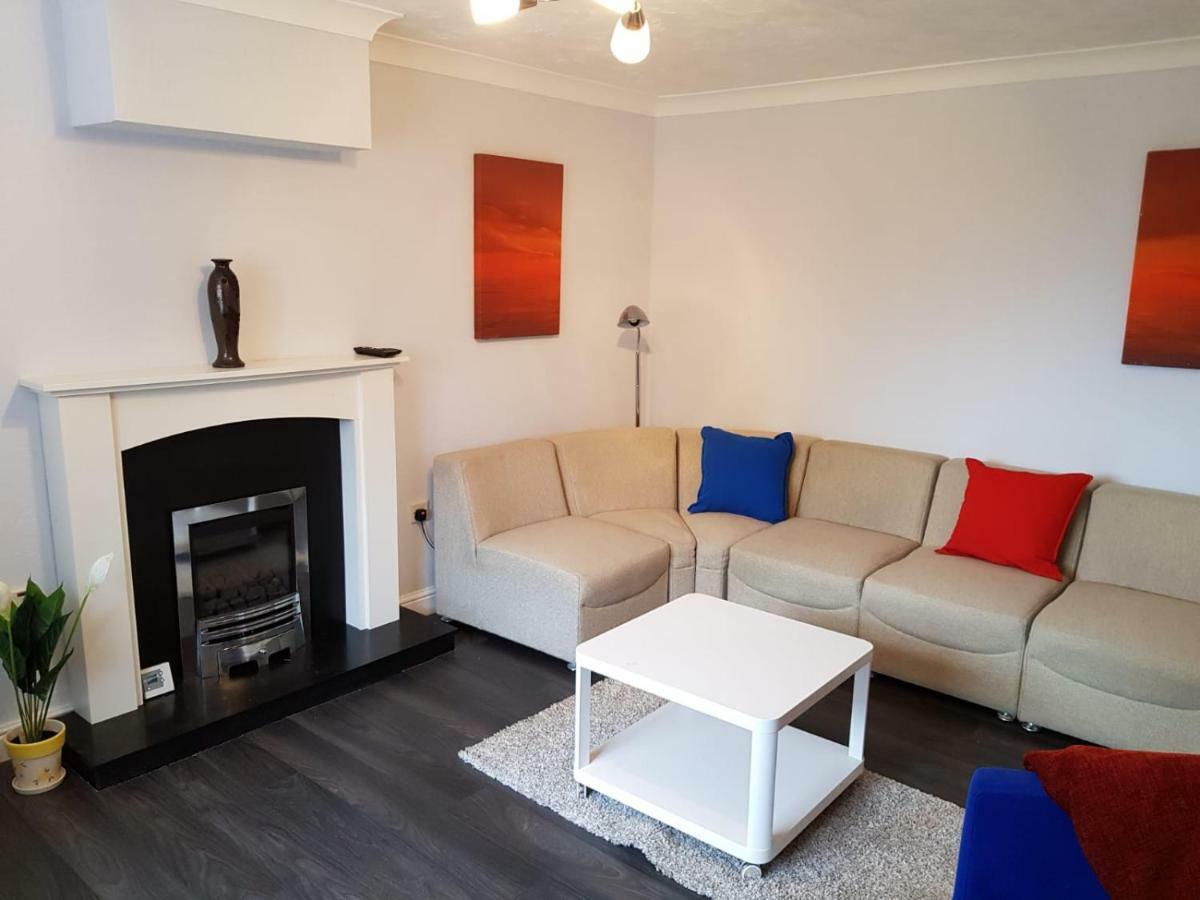 Penllech House - Huku Kwetu Notts - 3 Bedroom Spacious Lovely And Cosy With A Free Parking- Affordable And Suitable To Group Business Travellers Ноттингем Экстерьер фото