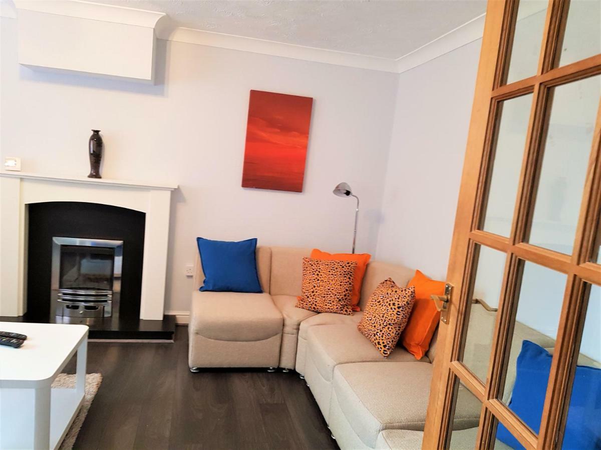 Penllech House - Huku Kwetu Notts - 3 Bedroom Spacious Lovely And Cosy With A Free Parking- Affordable And Suitable To Group Business Travellers Ноттингем Экстерьер фото