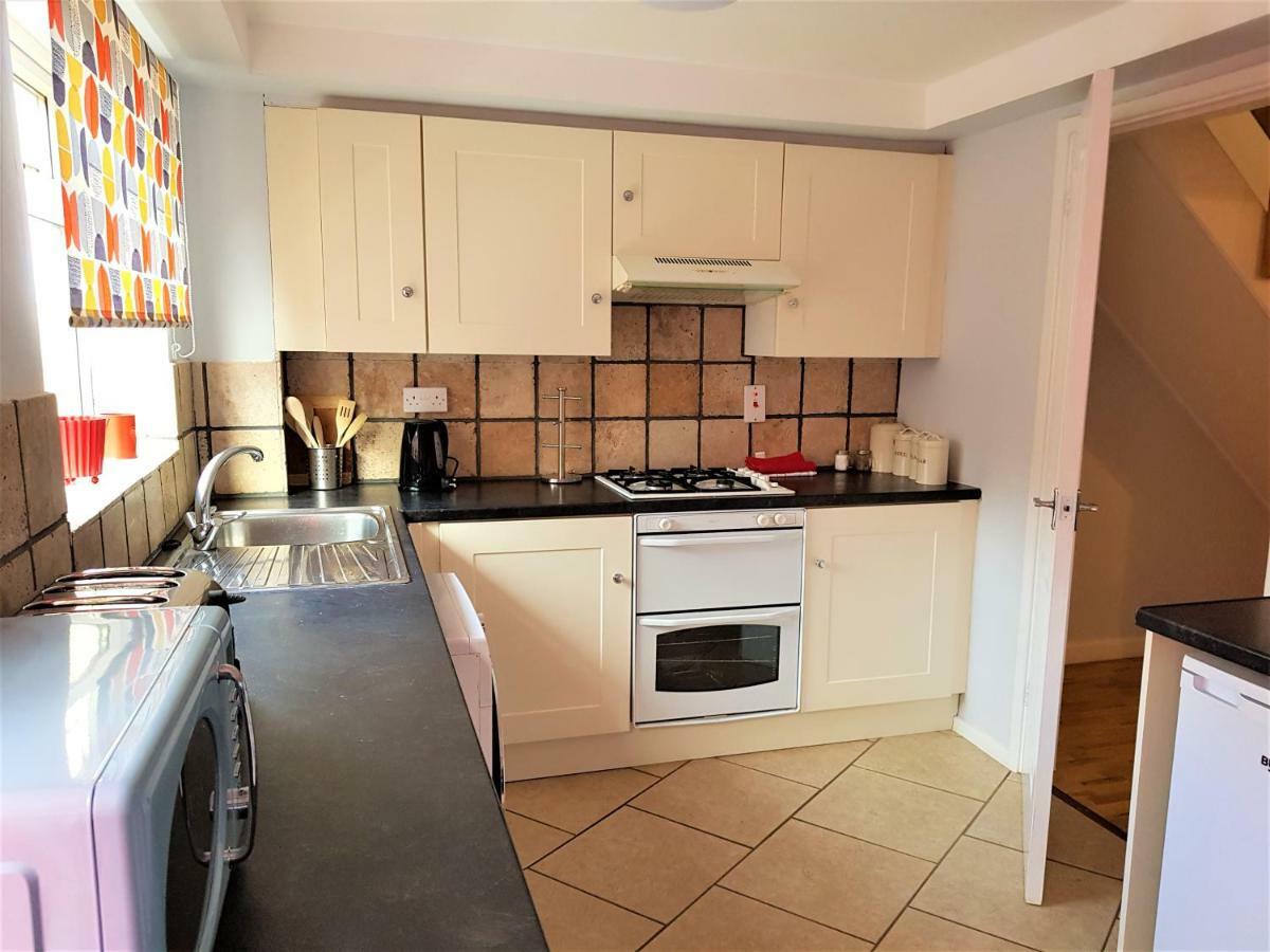 Penllech House - Huku Kwetu Notts - 3 Bedroom Spacious Lovely And Cosy With A Free Parking- Affordable And Suitable To Group Business Travellers Ноттингем Экстерьер фото